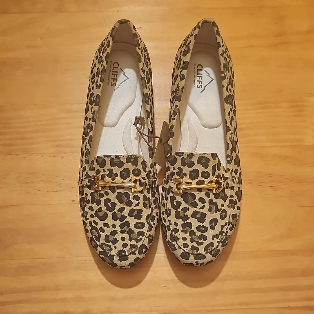 Cliffs by White Mountain  Glowing Leopard Print Horse Bit Loafer Size 9 Wide